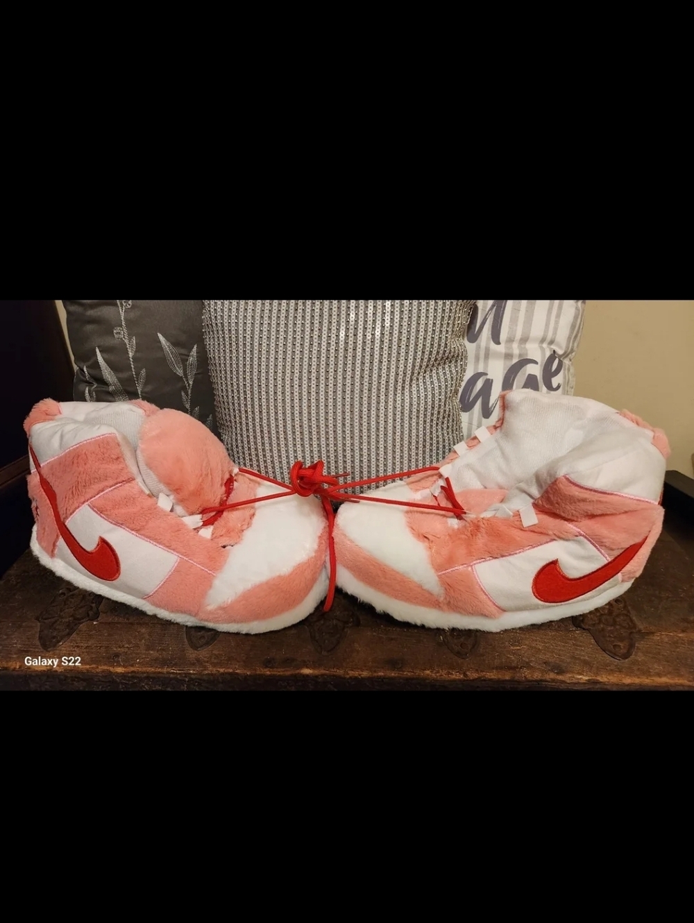NEW ( NO TAG ) Pink & Red Plush Swoosh House Slipper Shoes